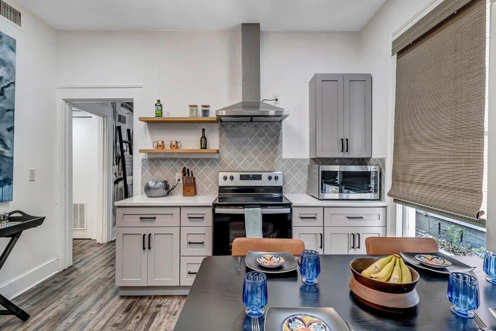 Contemporary Apartment - 5 Min To Tiaa Bank Field! 잭슨빌 외부 사진