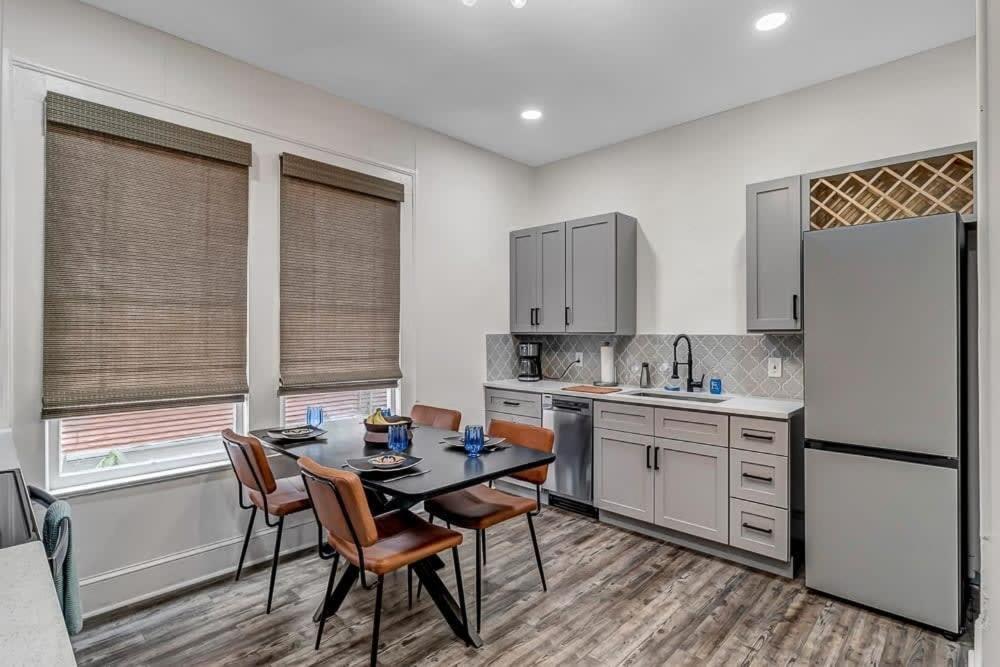 Contemporary Apartment - 5 Min To Tiaa Bank Field! 잭슨빌 외부 사진